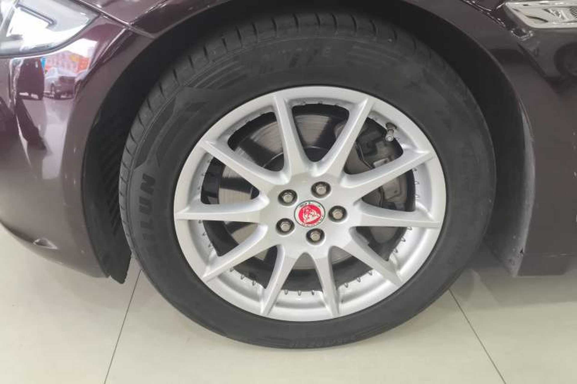 Used Jaguar XJ 2016 XJL 3.0 SC Two-Wheel-Drive Elegant Business Edition Left Front Wheel Hub