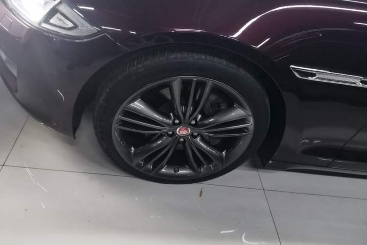 Used Jaguar XJ 2016 XJL 2.0T Two-Wheel-Drive Elegant Business Edition Left Front Wheel Hub