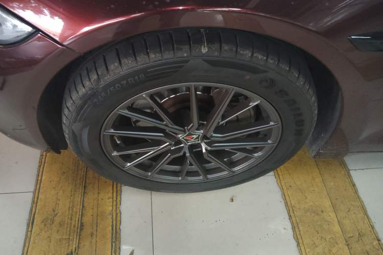 Used Jaguar XJ 2016 XJL 3.0 SC Two-Wheel-Drive Elegant Business Edition Left Front Wheel Hub