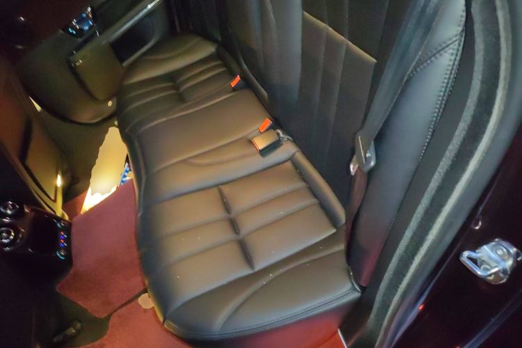 Used Jaguar XJ 2016 XJL 2.0T Two-Wheel-Drive Elegant Business Edition Left Rear Seat