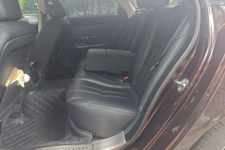 Used Jaguar XJ 2016 XJL 3.0 SC Two-Wheel-Drive Elegant Business Edition Left Rear Seat
