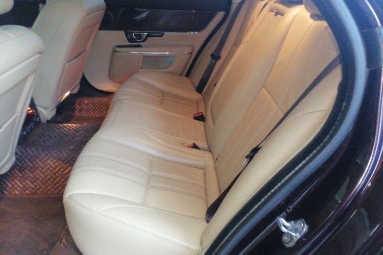 Used Jaguar XJ 2016 XJL 2.0T Two-Wheel-Drive Elegant Business Edition Left Rear Seat