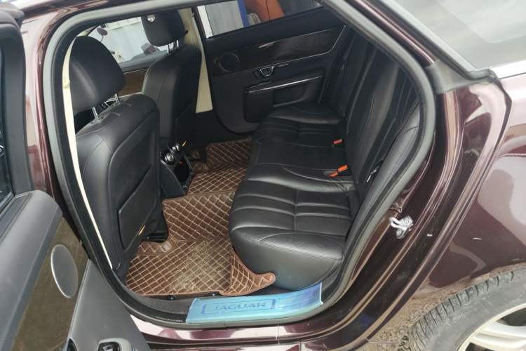 Used Jaguar XJ 2016 XJL 3.0 SC Two-Wheel-Drive Elegant Business Edition Left Rear Seat
