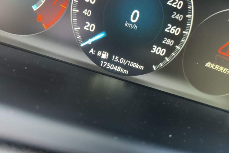 Used Jaguar XJ 2016 XJL 2.0T Two-Wheel-Drive Elegant Business Edition Odometer Close Up