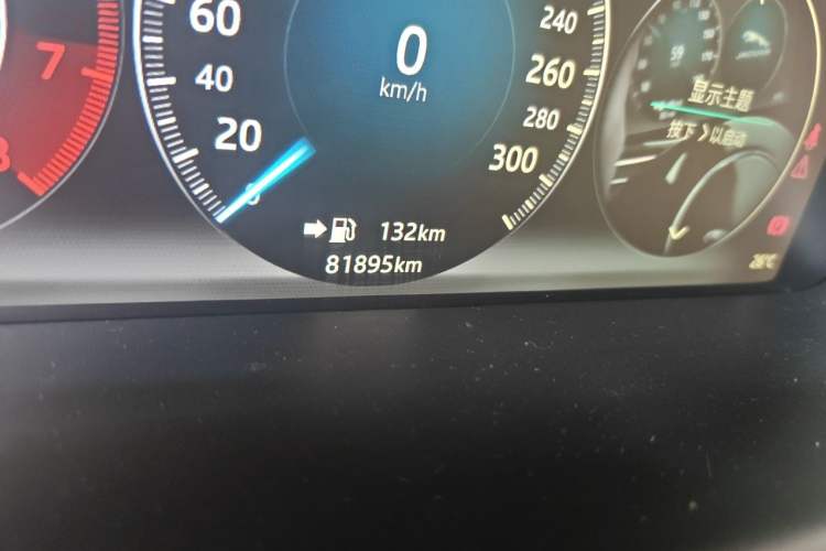 Used Jaguar XJ 2016 XJL 2.0T Two-Wheel-Drive Elegant Business Edition Odometer Close Up