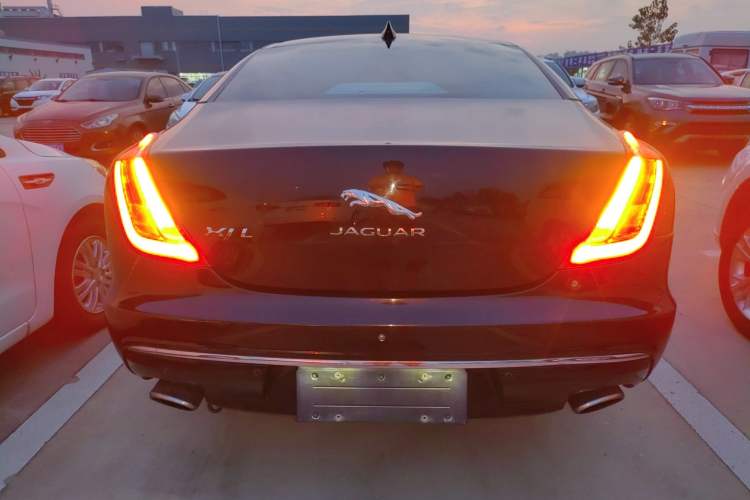 Used Jaguar XJ 2016 XJL 2.0T Two-Wheel-Drive Elegant Business Edition Rear
