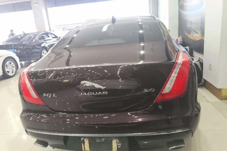 Used Jaguar XJ 2016 XJL 3.0 SC Two-Wheel-Drive Elegant Business Edition Rear
