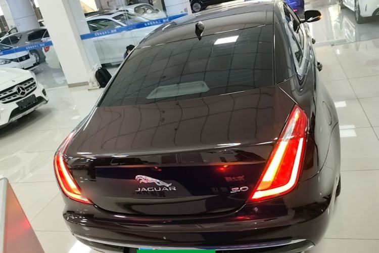 Used Jaguar XJ 2016 XJL 2.0T Two-Wheel-Drive Elegant Business Edition Rear