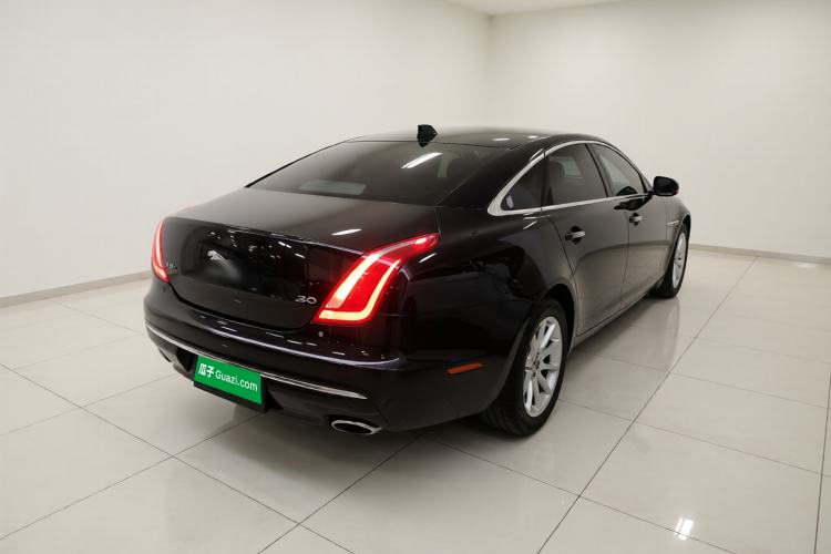 Used Jaguar XJ 2016 XJL 2.0T Two-Wheel-Drive Elegant Business Edition Rear Right 45 Deg