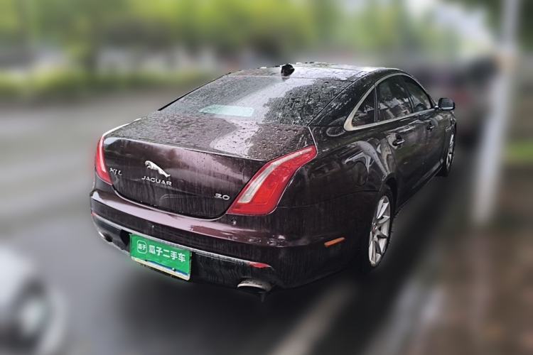 Used Jaguar XJ 2016 XJL 2.0T Two-Wheel-Drive Elegant Business Edition Rear Right 45 Deg