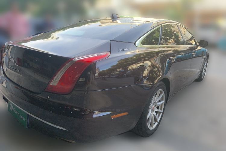 Used Jaguar XJ 2016 XJL 2.0T Two-Wheel-Drive Elegant Business Edition Rear Right 45 Deg