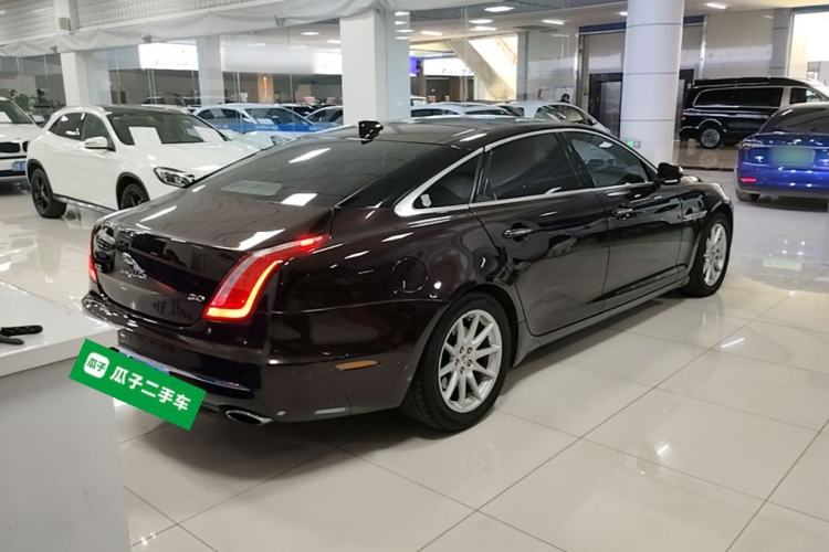 Used Jaguar XJ 2016 XJL 2.0T Two-Wheel-Drive Elegant Business Edition Rear Right 45 Deg
