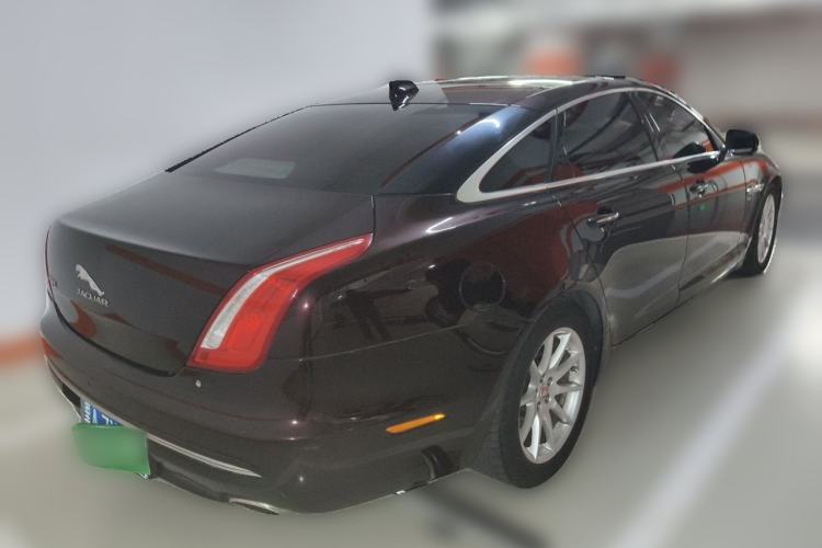 Used Jaguar XJ 2016 XJL 2.0T Two-Wheel-Drive Elegant Business Edition Rear Right 45 Deg