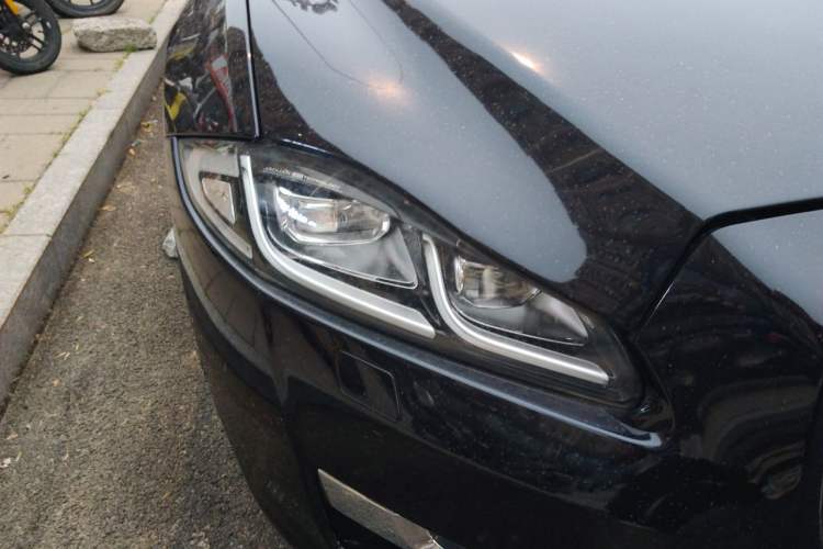 Used Jaguar XJ 2016 XJL 3.0 SC Four-Wheel Drive Panoramic Business Edition Right Front Headlight
