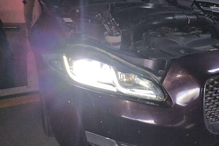 Used Jaguar XJ 2016 XJL 2.0T Two-Wheel-Drive Elegant Business Edition Right Front Headlight