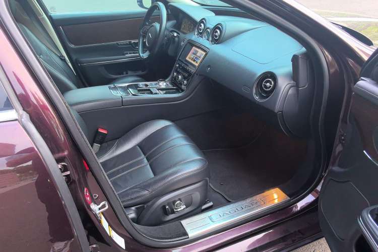 Used Jaguar XJ 2016 XJL 2.0T Two-Wheel-Drive Elegant Business Edition Right Front Seat