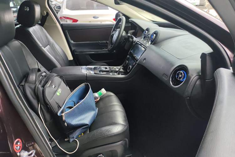Used Jaguar XJ 2016 XJL 3.0 SC Two-Wheel-Drive Elegant Business Edition Right Front Seat