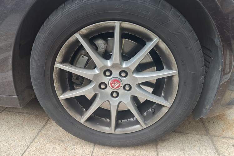 Used Jaguar XJ 2016 XJL 3.0 SC Two-Wheel-Drive Elegant Business Edition Right Front Wheel Hub