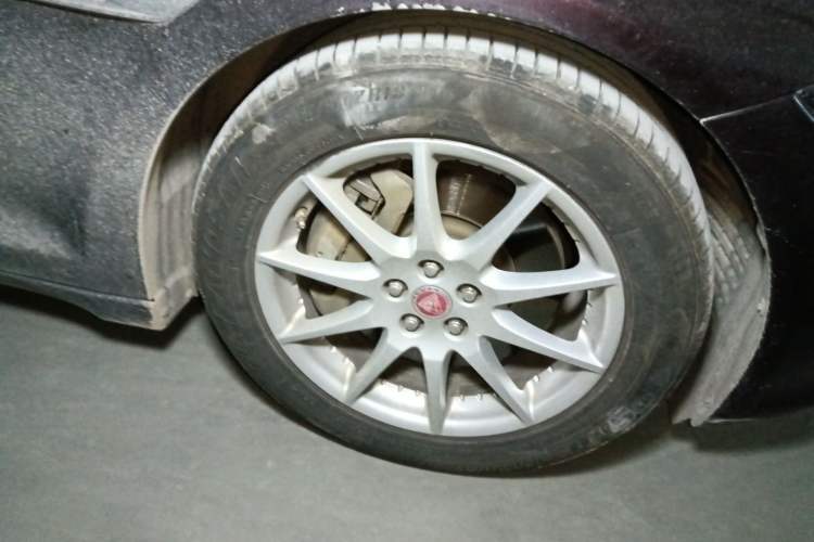 Used Jaguar XJ 2016 XJL 3.0 SC Two-Wheel-Drive Elegant Business Edition Right Front Wheel Hub