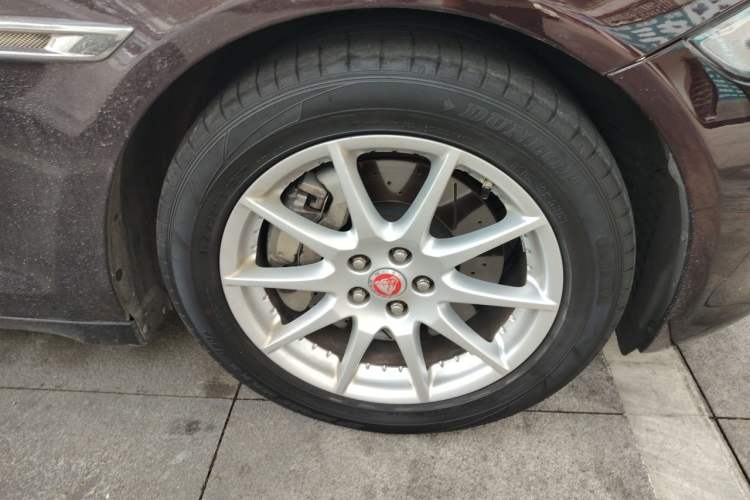 Used Jaguar XJ 2016 XJL 2.0T Two-Wheel-Drive Elegant Business Edition Right Front Wheel Hub