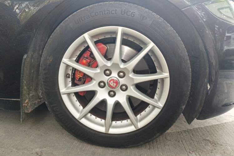 Used Jaguar XJ 2016 XJL 3.0 SC Two-Wheel-Drive Elegant Business Edition Right Front Wheel Hub