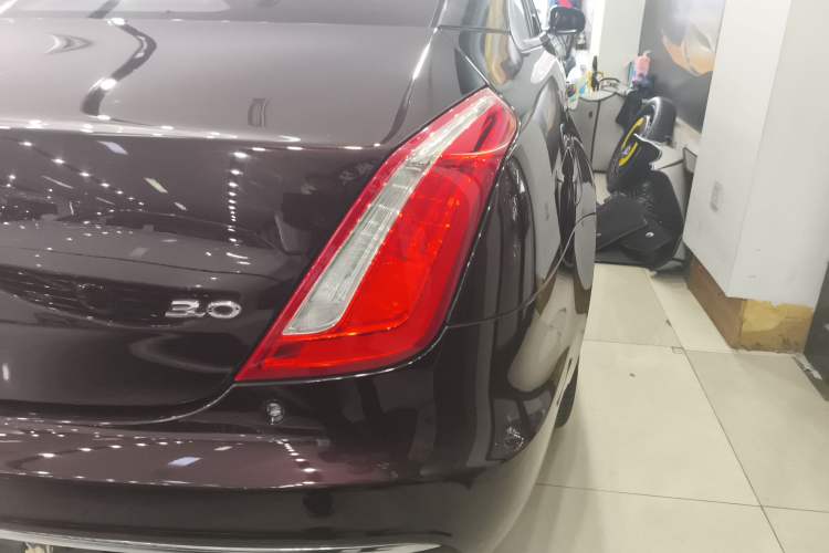 Used Jaguar XJ 2016 XJL 3.0 SC Two-Wheel-Drive Elegant Business Edition Right Rear Taillight