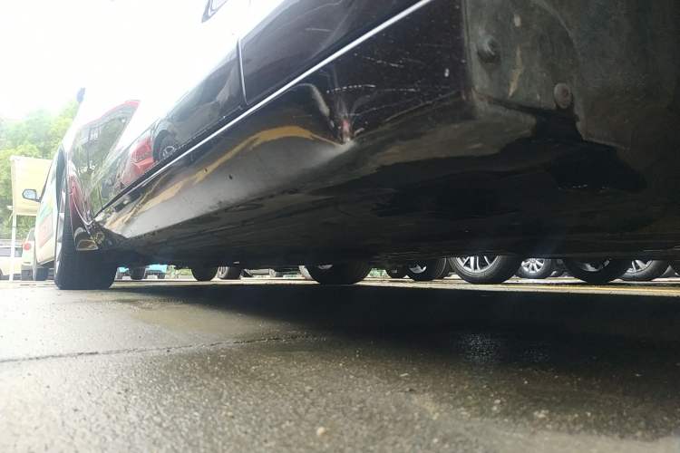 Used Jaguar XJ 2016 XJL 3.0 SC Two-Wheel-Drive Elegant Business Edition Right Side Sill