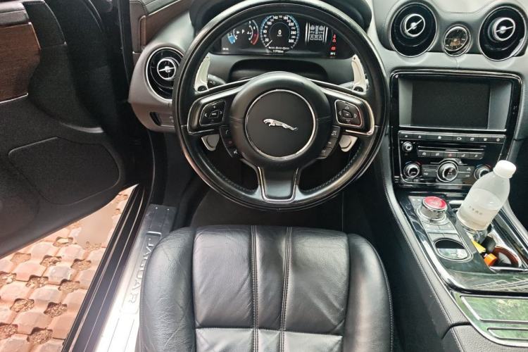 Used Jaguar XJ 2016 XJL 3.0 SC Two-Wheel-Drive Elegant Business Edition Steering Wheel