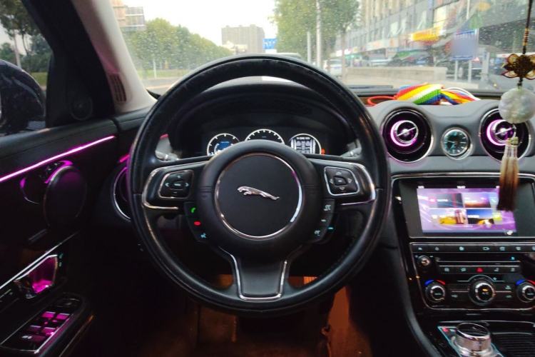 Used Jaguar XJ 2016 XJL 3.0 SC Four-Wheel Drive Panoramic Business Edition Steering Wheel