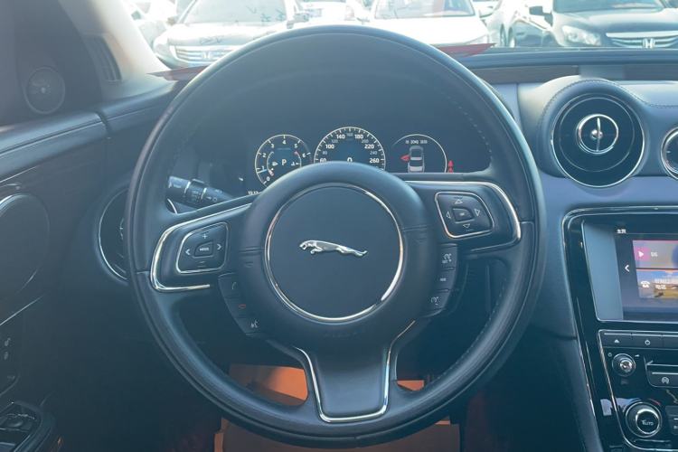 Used Jaguar XJ 2016 XJL 3.0 SC Four-Wheel Drive Panoramic Business Edition Steering Wheel