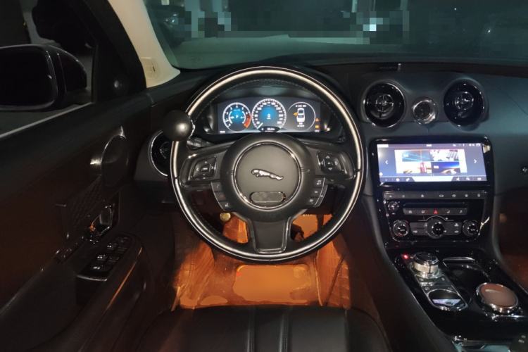 Used Jaguar XJ 2016 XJL 3.0 SC Two-Wheel-Drive Elegant Business Edition Steering Wheel