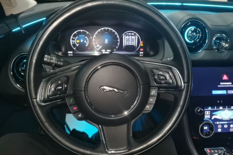 Used Jaguar XJ 2016 XJL 2.0T Two-Wheel-Drive Elegant Business Edition Steering Wheel