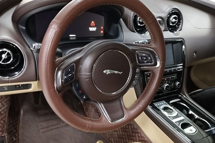 Used Jaguar XJ 2016 XJL 2.0T Two-Wheel-Drive Elegant Business Edition Steering Wheel