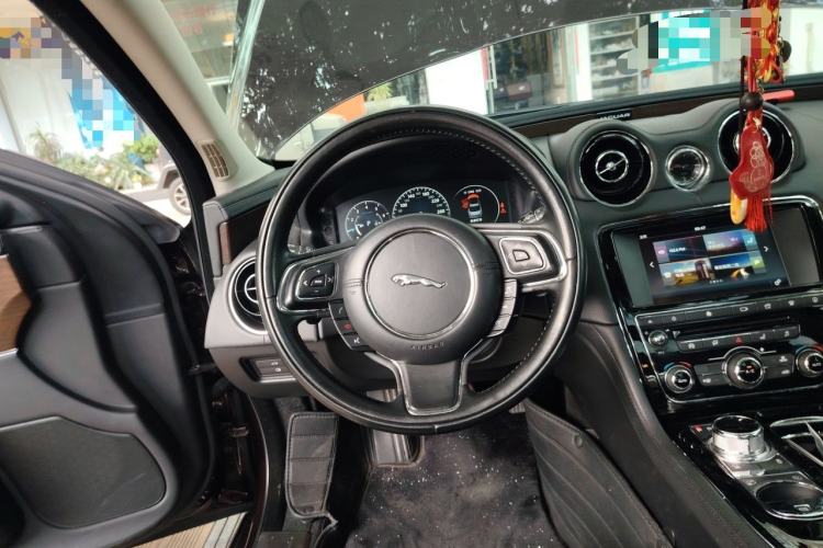 Used Jaguar XJ 2016 XJL 2.0T Two-Wheel-Drive Elegant Business Edition Steering Wheel