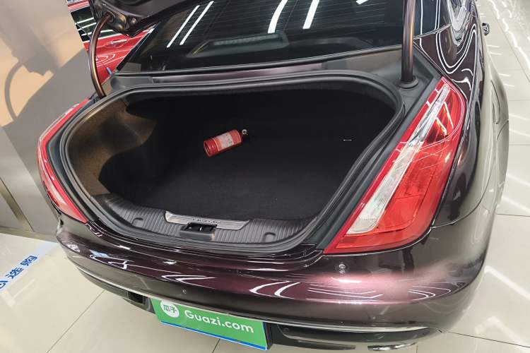 Used Jaguar XJ 2016 XJL 3.0 SC Two-Wheel-Drive Elegant Business Edition Trunk