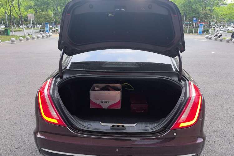 Used Jaguar XJ 2016 XJL 2.0T Two-Wheel-Drive Elegant Business Edition Trunk