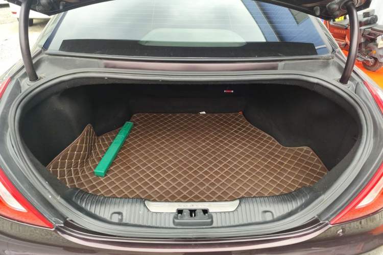 Used Jaguar XJ 2016 XJL 3.0 SC Two-Wheel-Drive Elegant Business Edition Trunk