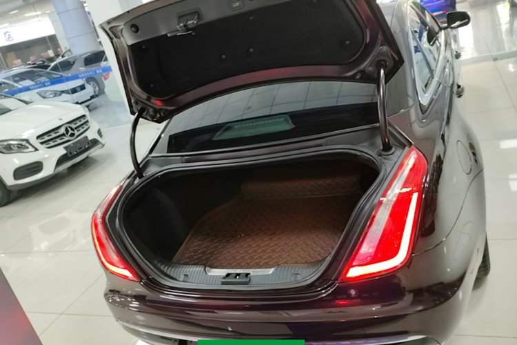 Used Jaguar XJ 2016 XJL 2.0T Two-Wheel-Drive Elegant Business Edition Trunk