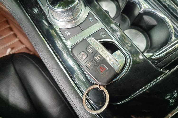 Used Jaguar XJ 2016 XJL 3.0 SC Two-Wheel-Drive Elegant Business Edition Vehicle Key