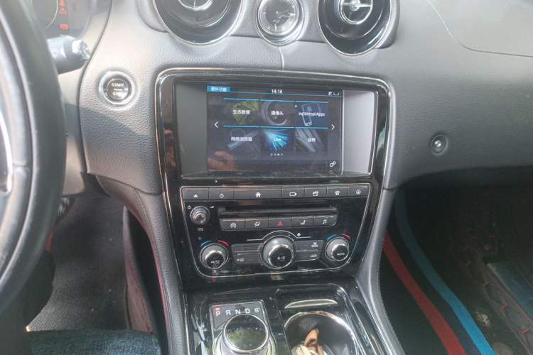 Used Jaguar XJ 2016 XJL 3.0 SC Two-Wheel-Drive Elegant Business Edition Audio And AC Panel