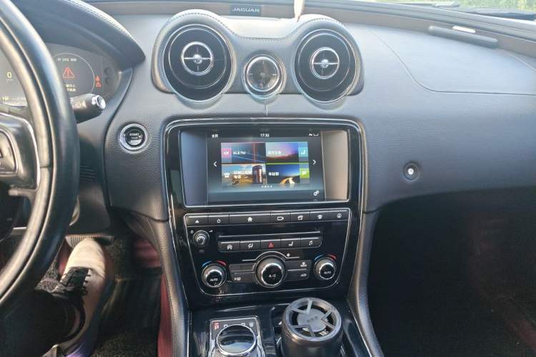 Used Jaguar XJ 2016 XJL 3.0 SC Two-Wheel-Drive Elegant Business Edition Audio And AC Panel