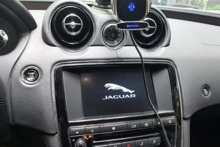 Used Jaguar XJ 2016 XJL 3.0 SC Two-Wheel Drive Prestige Business Edition Audio And AC Panel