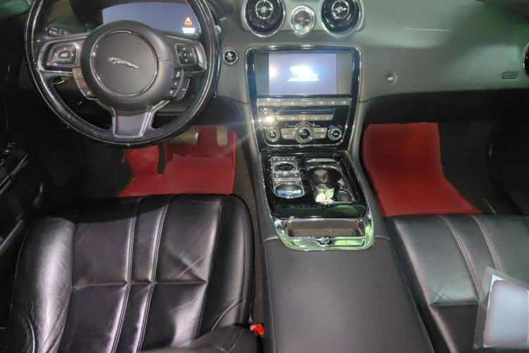 Used Jaguar XJ 2016 XJL 2.0T Two-Wheel-Drive Elegant Business Edition Center Console