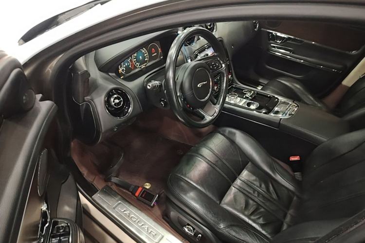 Used Jaguar XJ 2016 XJL 3.0 SC Two-Wheel-Drive Elegant Business Edition Driver Seat