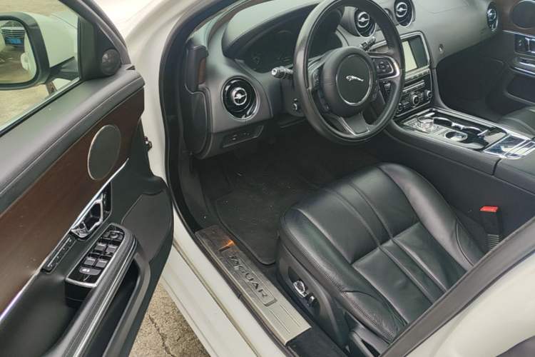 Used Jaguar XJ 2016 XJL 2.0T Two-Wheel-Drive Elegant Business Edition Driver Seat