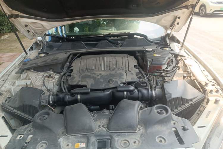 Used Jaguar XJ 2016 XJL 3.0 SC Two-Wheel-Drive Elegant Business Edition Engine Bay