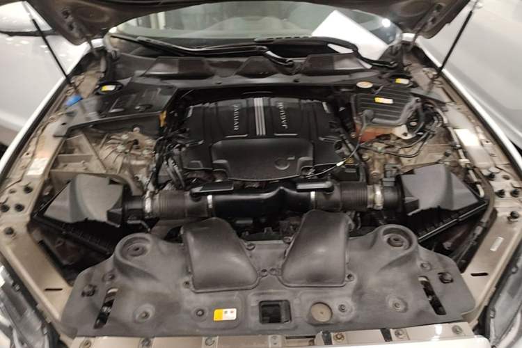 Used Jaguar XJ 2016 XJL 3.0 SC Two-Wheel-Drive Elegant Business Edition Engine Bay