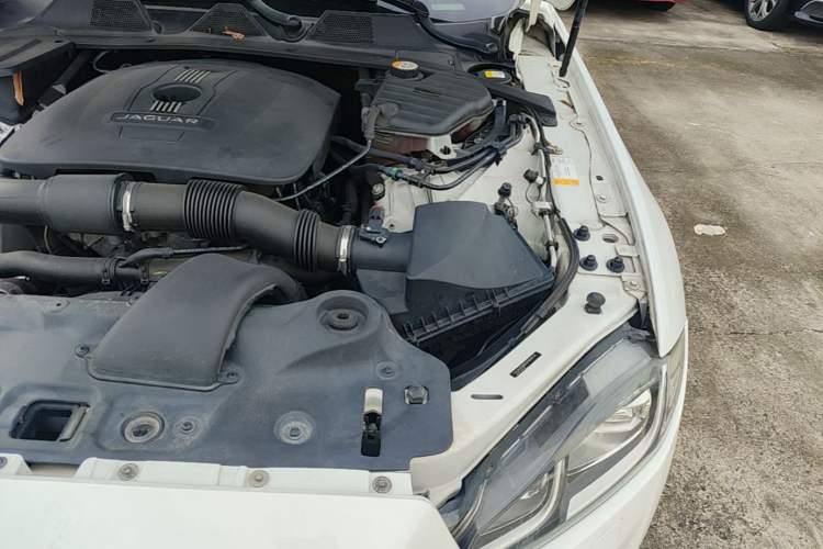 Used Jaguar XJ 2016 XJL 2.0T Two-Wheel-Drive Elegant Business Edition Engine Bay Left