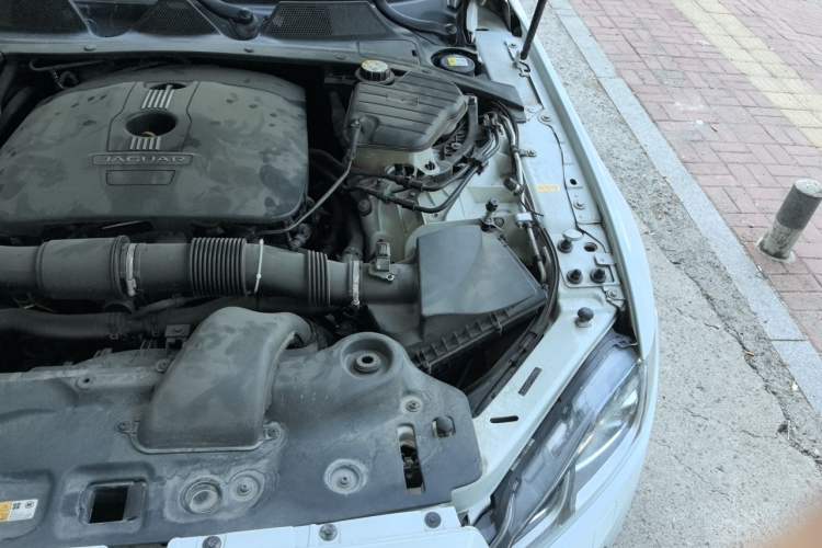 Used Jaguar XJ 2016 XJL 2.0T Two-Wheel-Drive Elegant Business Edition Engine Bay Left