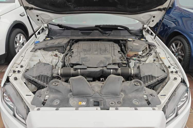 Used Jaguar XJ 2016 XJL 3.0 SC Two-Wheel-Drive Elegant Business Edition Engine Bay